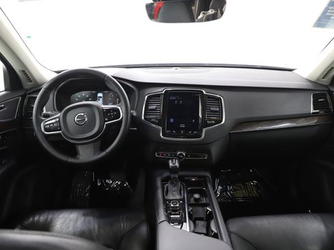 Used 2016 Volvo XC90 T6 Momentum w/ Momentum Plus Package AWD/4WD image 14