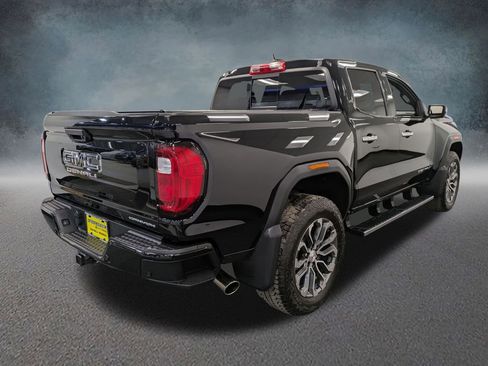 Used 2023 GMC Canyon Denali image 4
