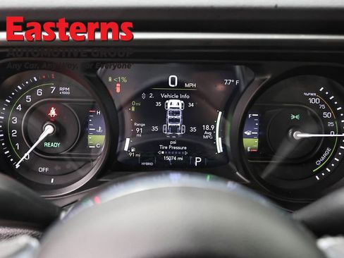 Used 2025 Jeep Wrangler Unlimited Sahara AWD/4WD image 18