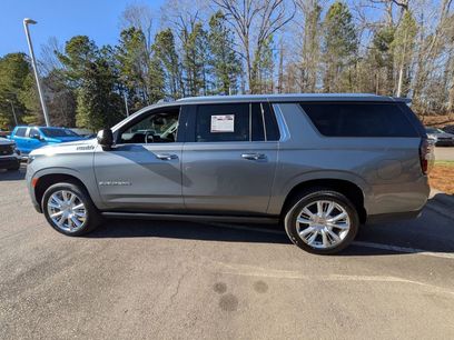 Used 2022 Chevrolet Suburban High Country w/ Premium Package 2