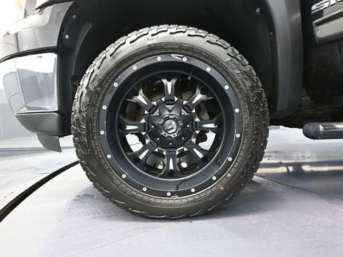 Used 2011 GMC Sierra 1500 SLE w/ Power Tech Package image 18