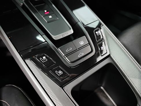 Used 2022 Porsche 911 Carrera 4S w/ Sport Package image 19