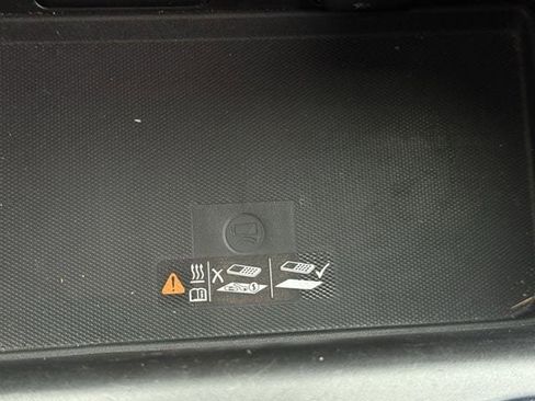 Used 2024 Chevrolet Suburban LT RWD image 22