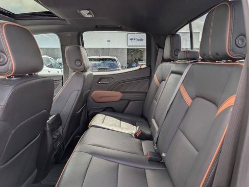 Used 2023 GMC Canyon AT4 w/ AT4 Premium Package AWD/4WD image 12