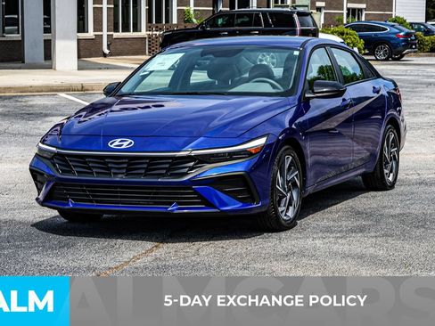 Used 2025 Hyundai Elantra Sport FWD image 4
