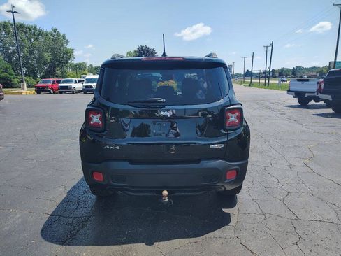 Used 2015 Jeep Renegade Latitude w/ Cold Weather Group II AWD/4WD image 8