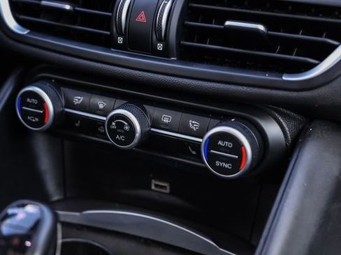 Used 2019 Alfa Romeo Giulia Ti Sport w/ Quick Order Package 22S Sport AWD/4WD image 29