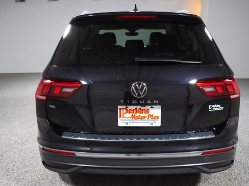 Used 2023 Volkswagen Tiguan SE FWD image 8