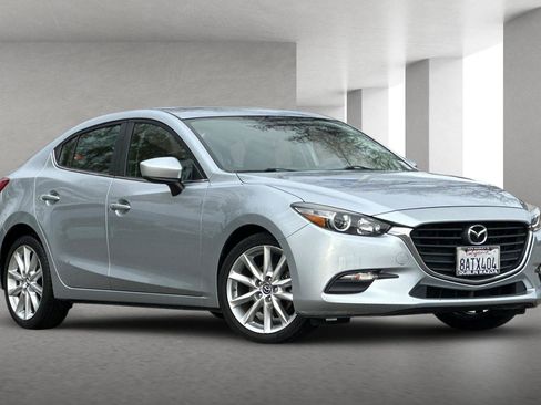 Used 2017 MAZDA MAZDA3 Touring w/ Popular Equipment Package image 2