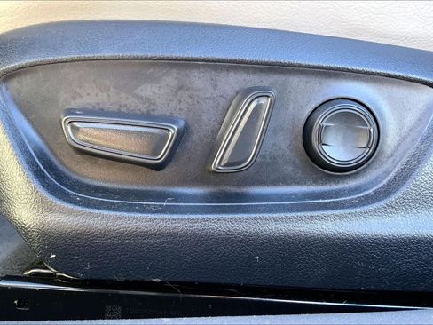 Used 2023 Toyota Camry SE image 33