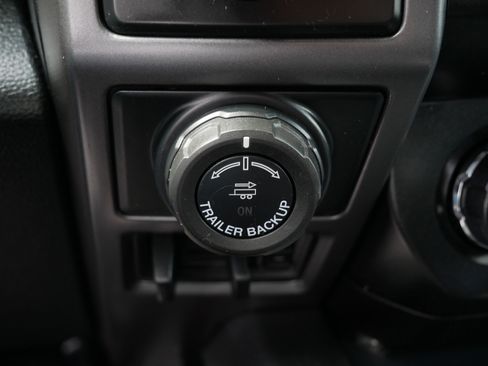 Used 2019 Ford F150 XLT w/ Equipment Group 302A Luxury AWD/4WD image 32
