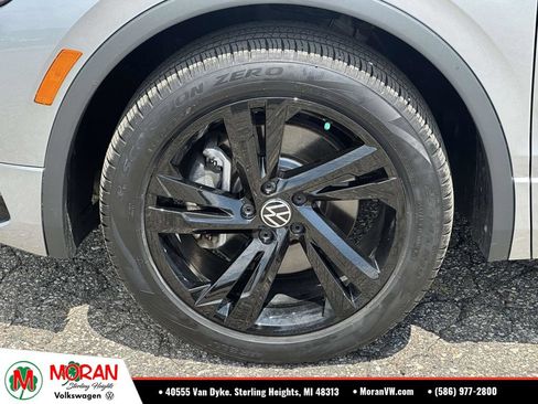 Certified 2023 Volkswagen Tiguan SE R-Line AWD/4WD image 9
