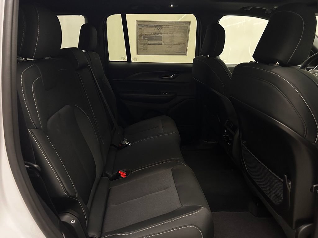 New 2027 Jeep Grand Cherokee Laredo X AWD/4WD image 13
