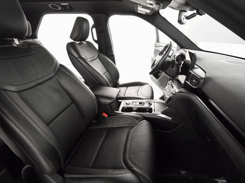 Used 2020 Ford Explorer ST w/ ST Street Pack image 26