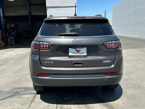Used 2024 Jeep Compass Latitude AWD/4WD image 5