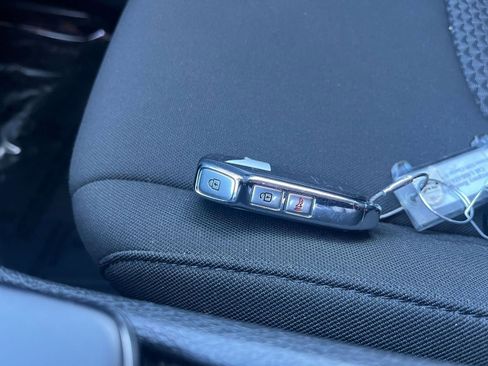 Used 2025 Kia Sportage LX image 21