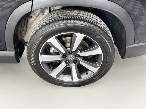 Used 2025 Honda Pilot Touring image 25