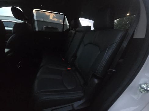 Used 2023 Honda Pilot Touring image 13