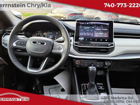 Used 2023 Jeep Compass Limited w/ Sun and Sound Group AWD/4WD image 6