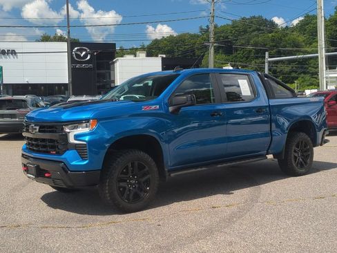 Used 2022 Chevrolet Silverado 1500 LT Trail Boss w/ Convenience Package II AWD/4WD image 2