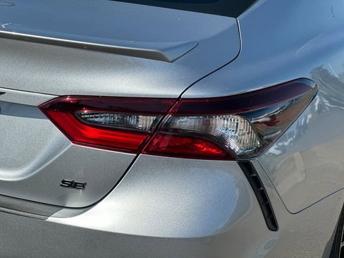 Used 2022 Toyota Camry SE image 23