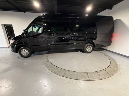 Used 2020 Mercedes-Benz Sprinter 3500 image 4