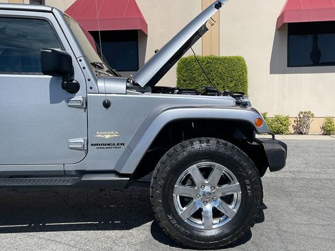 Used 2015 Jeep Wrangler Unlimited Sahara w/ Max Tow Package image 28