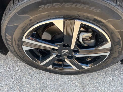 Certified 2024 Nissan Sentra SV image 35