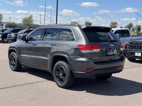 Used 2017 Jeep Grand Cherokee Laredo AWD/4WD image 7