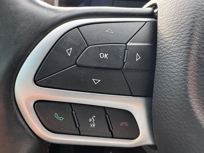 Used 2019 Chrysler Pacifica Touring-L FWD image 16