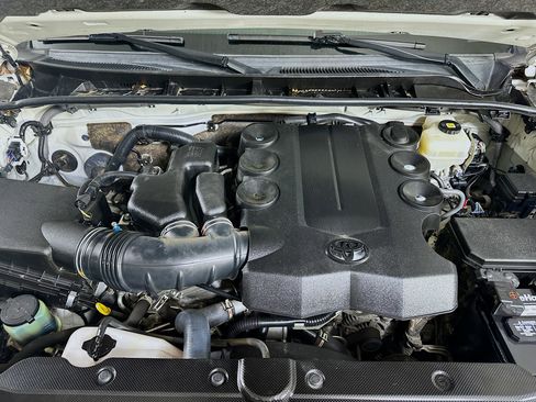 Used 2021 Toyota 4Runner SR5 image 31