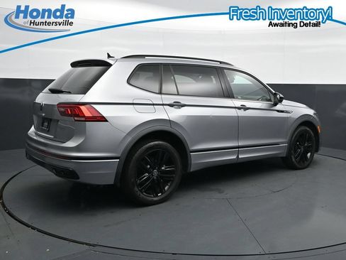 Used 2022 Volkswagen Tiguan SE R-Line FWD image 10