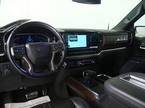 Used 2022 Chevrolet Silverado 1500 High Country w/ Z71 Off-Road Package image 19