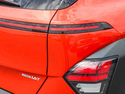 Used 2024 Hyundai Kona Limited AWD/4WD image 10