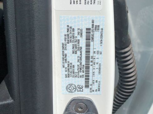 Used 2024 Ford Escape SE image 35