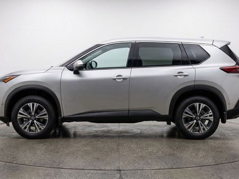 Used 2025 Nissan Rogue SV image 5