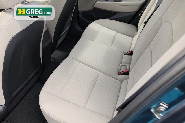 Used 2020 Hyundai Elantra SE FWD image 11