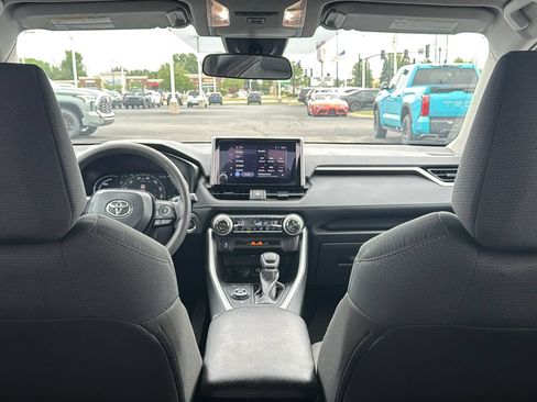 Used 2025 Toyota RAV4 XLE AWD/4WD image 23