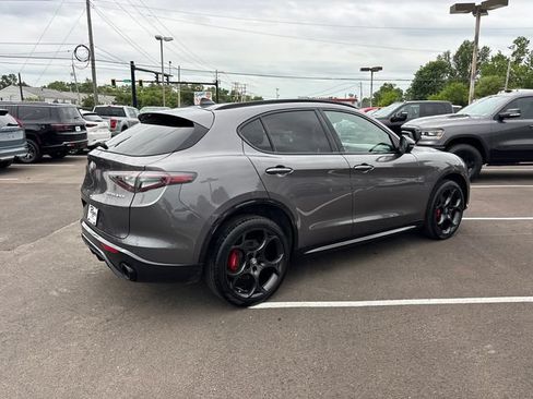 Used 2024 Alfa Romeo Stelvio Veloce AWD/4WD image 30