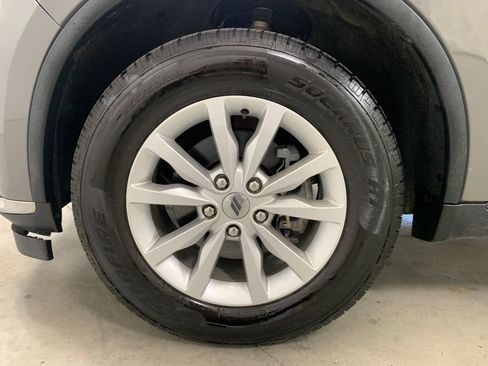 Used 2019 Dodge Durango SXT w/ 3rd Row Seating Group AWD/4WD image 2