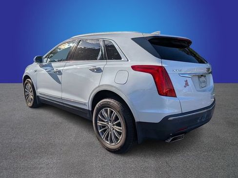 Used 2018 Cadillac XT5 Luxury w/ Driver Awareness Package FWD image 2
