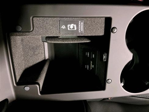 New 2026 Porsche Macan S image 19