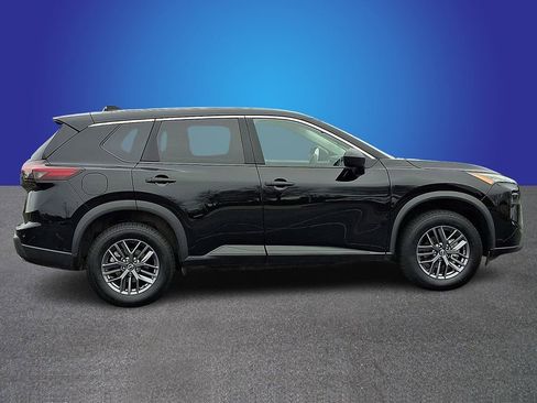 Used 2024 Nissan Rogue S image 7