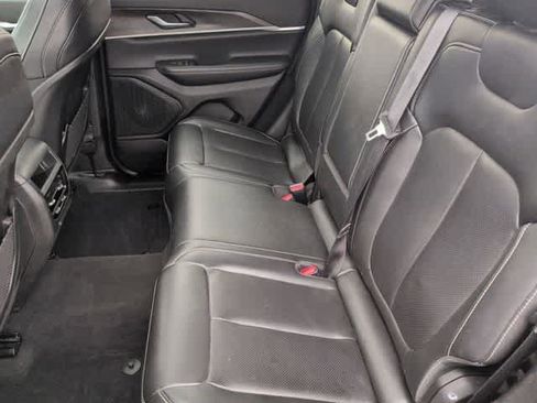 Used 2024 Jeep Grand Cherokee Limited w/ Luxury Tech Group II AWD/4WD image 20