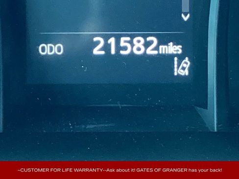 Used 2024 Toyota Camry SE image 5