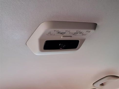 New 2026 Kia Carnival EX image 24