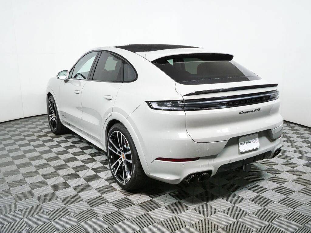 New 2026 Porsche Cayenne GTS AWD/4WD image 3