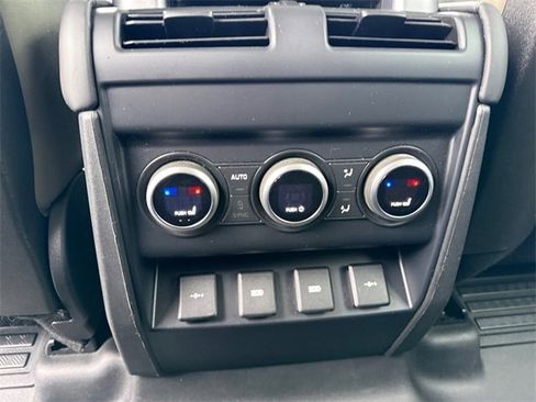 Used 2020 Land Rover Defender 110 HSE image 24