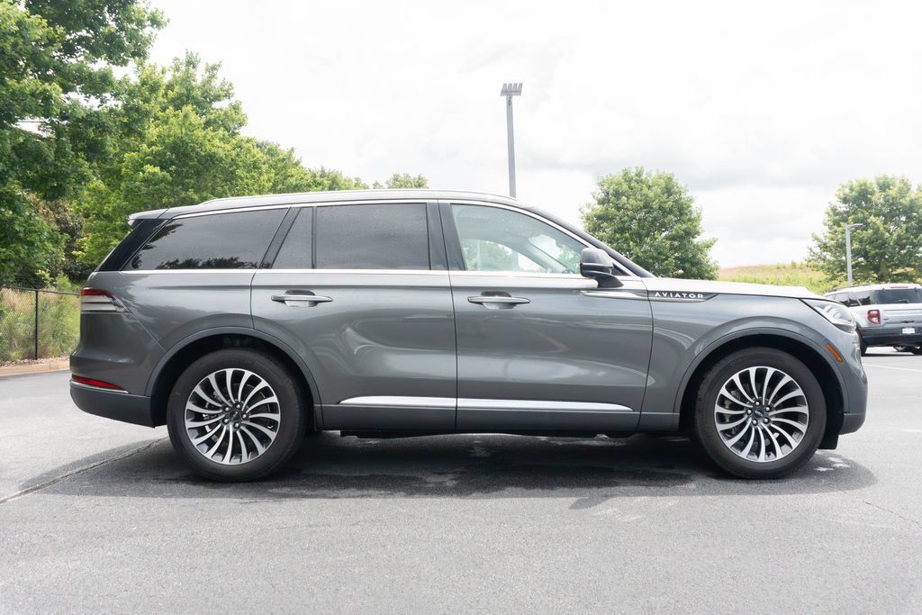 Used 2023 Lincoln Aviator Reserve RWD image 11