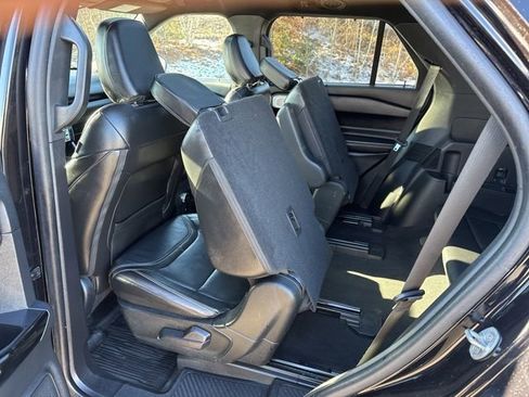 Used 2022 Ford Explorer ST w/ Equipment Group 401A image 17